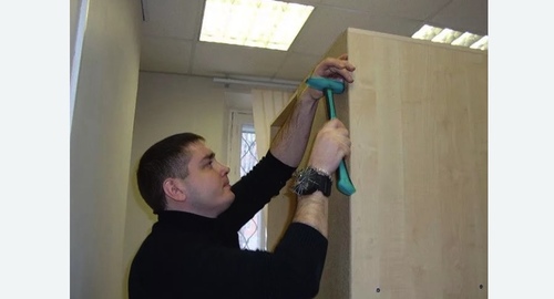 Разборка и сборка мебели в офисе. Крестьянская застава